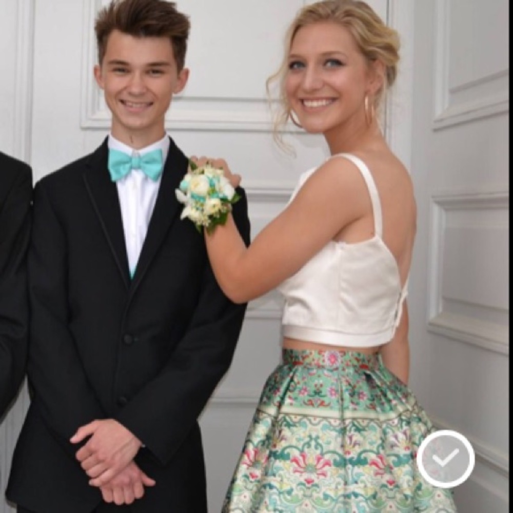 Sherri Hill Prom / Homecoming Dress *ON THE RIGHT* - Picture 2 of 5